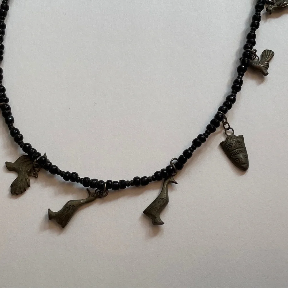 NECKLACE BLACK BEADS CHARMS ANIMALS WHIMSICAL 21”